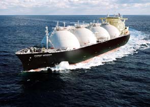 交付145000 m3液化天然气运输船能源预付款