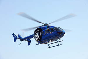 川崎BK117C-2电视新闻直升机交付给西日本航空＂width=