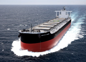18万吨级散货船“边境女王”号交付＂width=